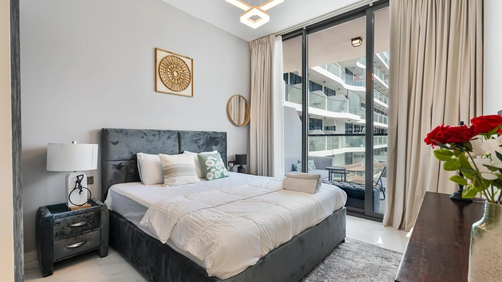 Apartamento Venetian - Private Pool Paradise 2Br In Arjan Dubái